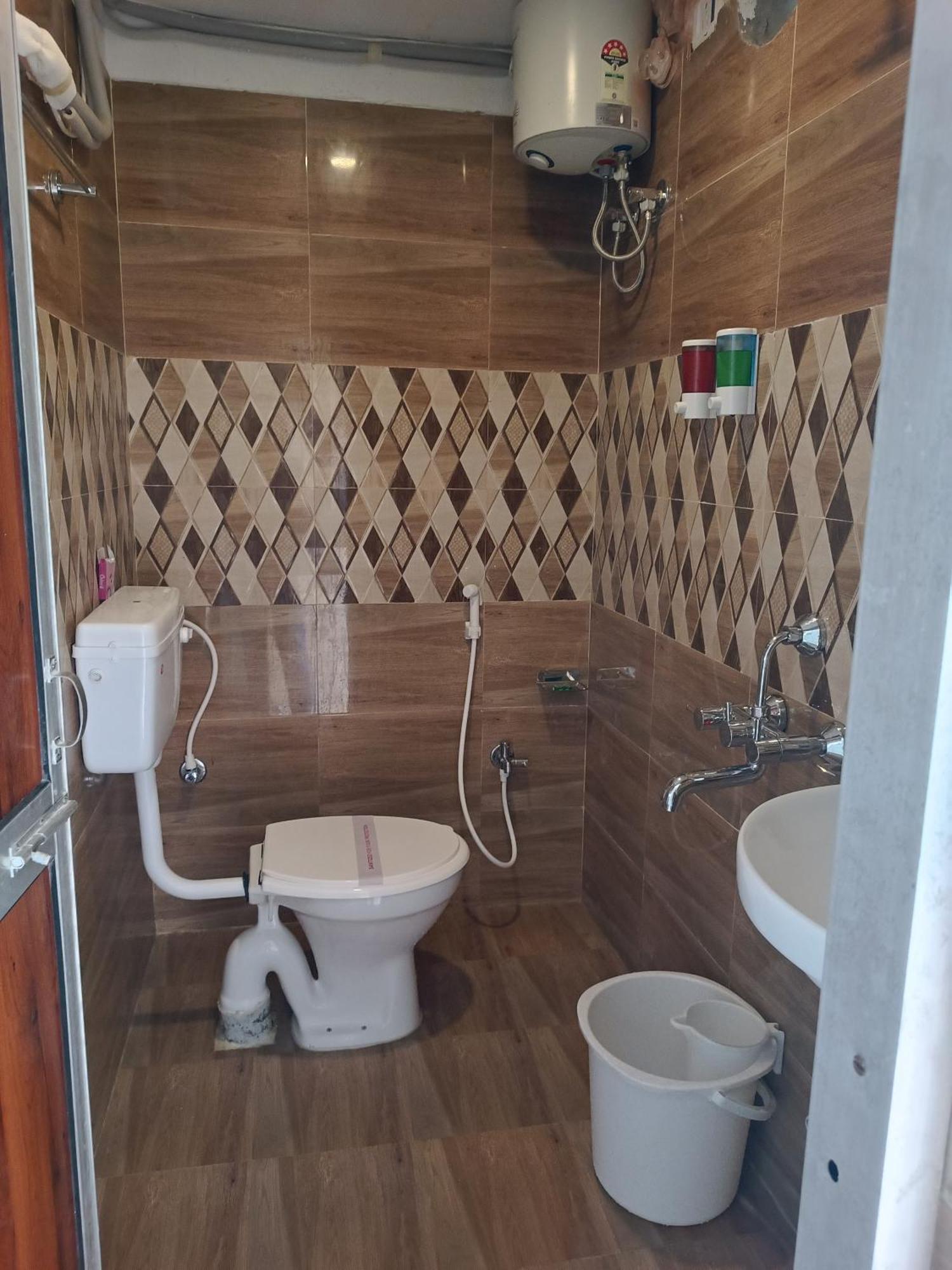 Mom Hotel - Unit Of Mom Hotel Puri Luaran gambar