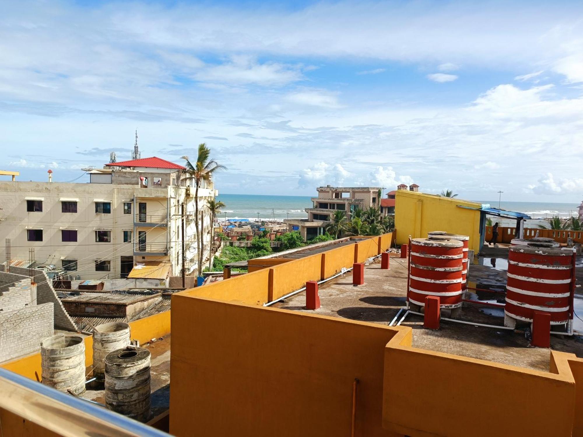 Mom Hotel - Unit Of Mom Hotel Puri Luaran gambar