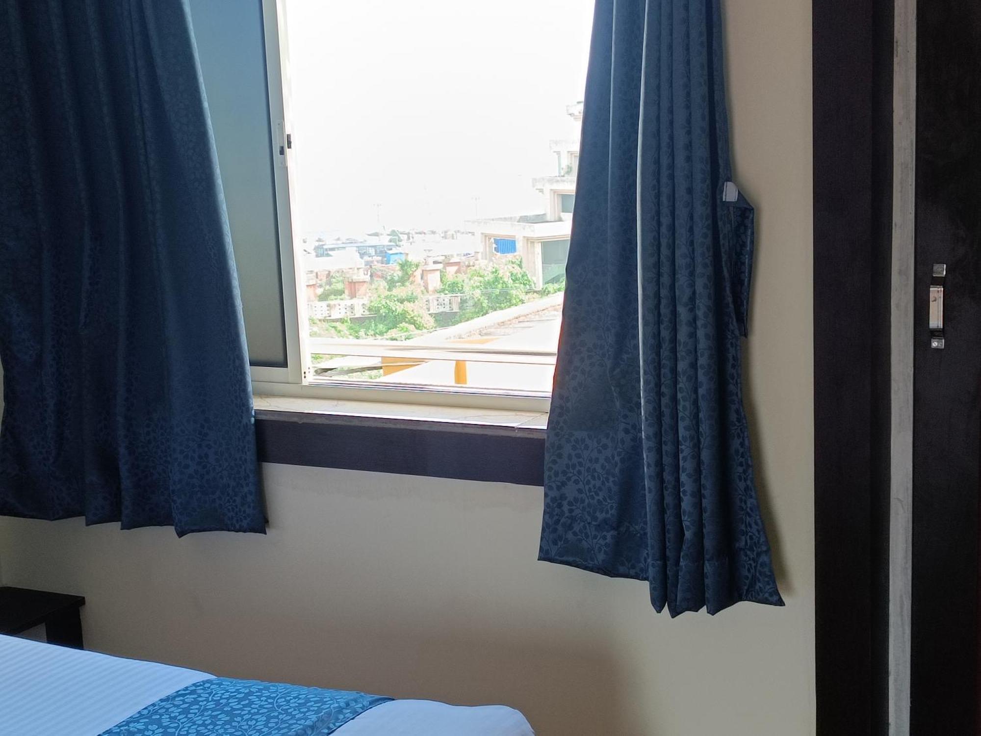 Mom Hotel - Unit Of Mom Hotel Puri Luaran gambar
