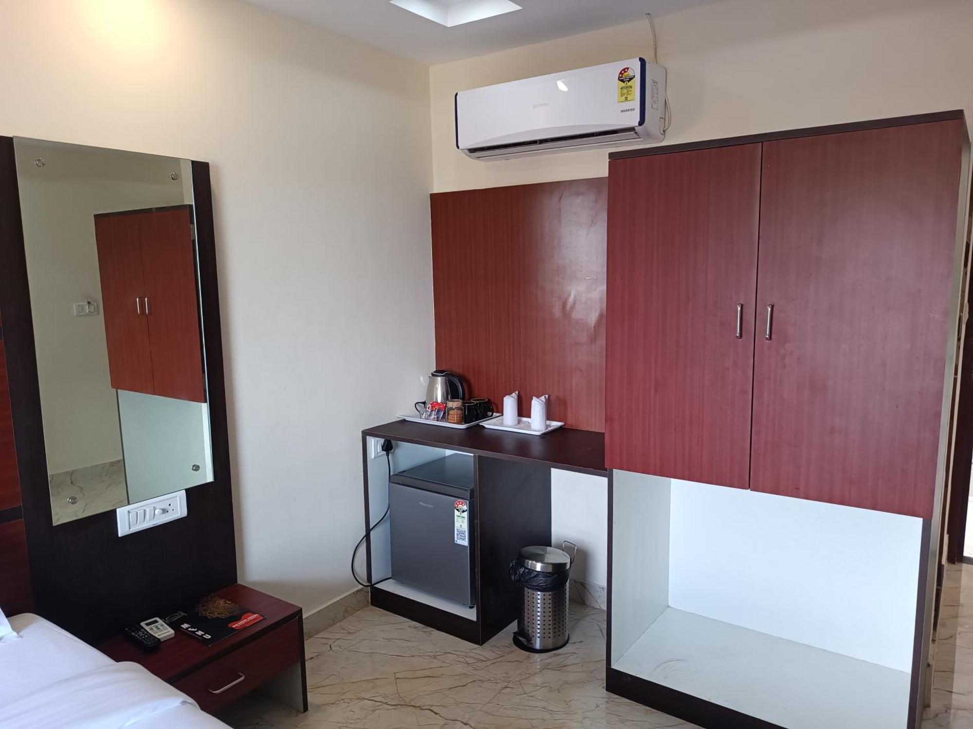 Mom Hotel - Unit Of Mom Hotel Puri Luaran gambar