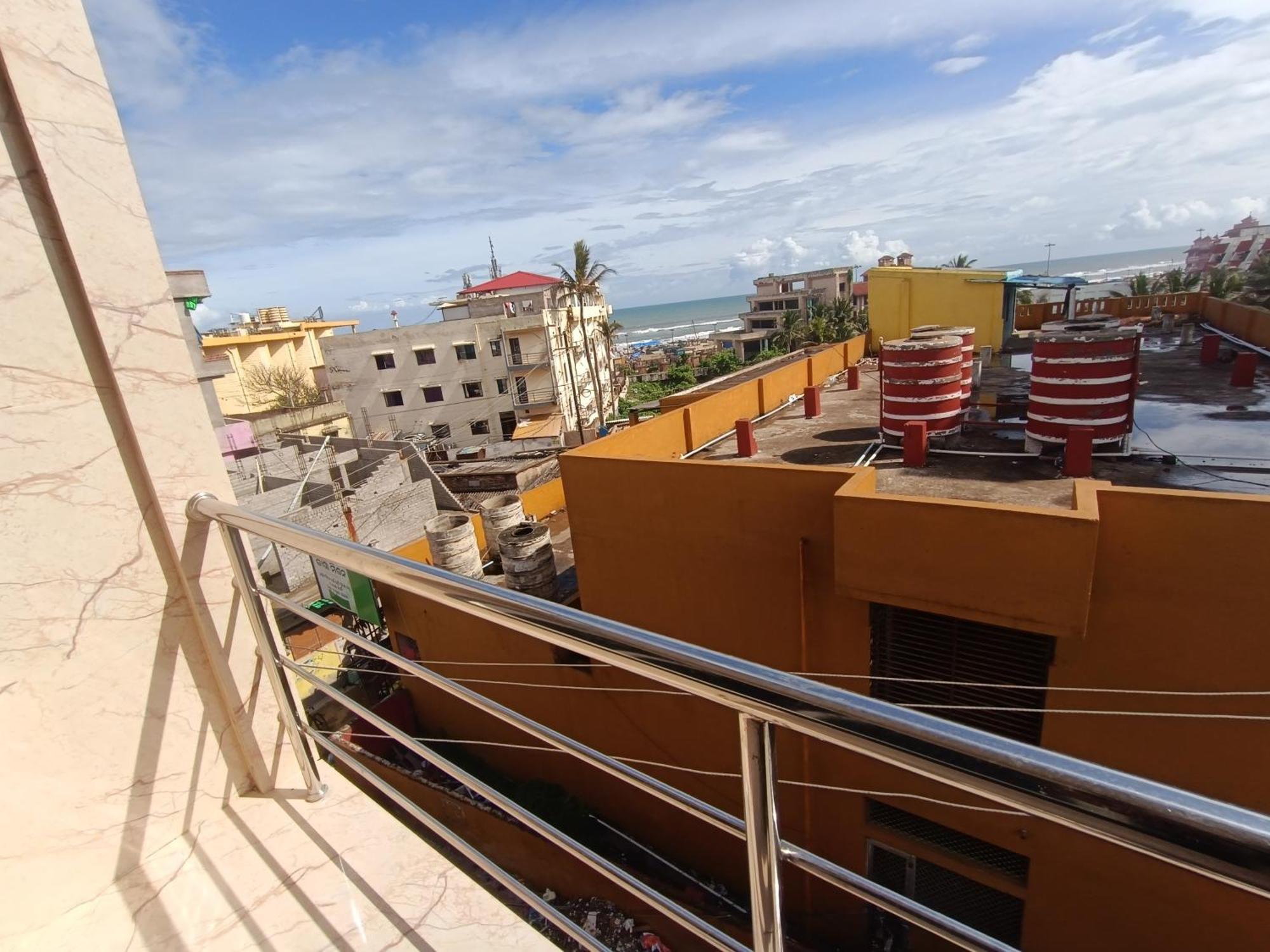 Mom Hotel - Unit Of Mom Hotel Puri Luaran gambar