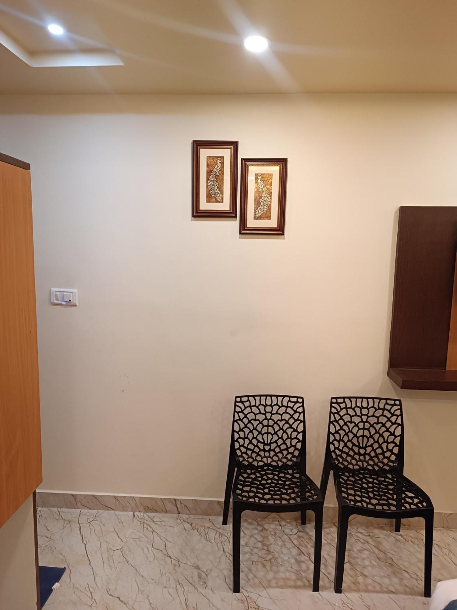 Mom Hotel - Unit Of Mom Hotel Puri Luaran gambar