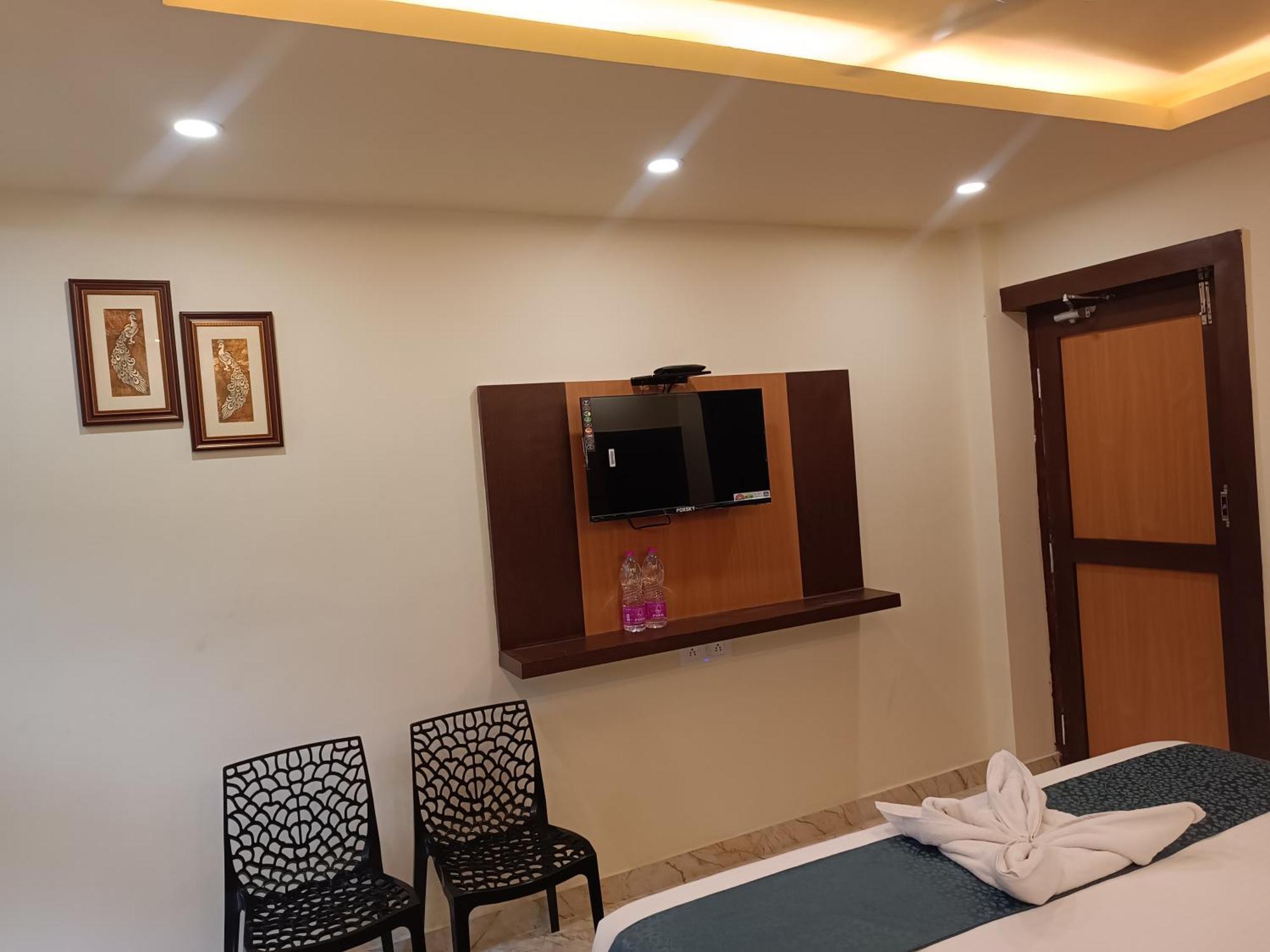 Mom Hotel - Unit Of Mom Hotel Puri Luaran gambar