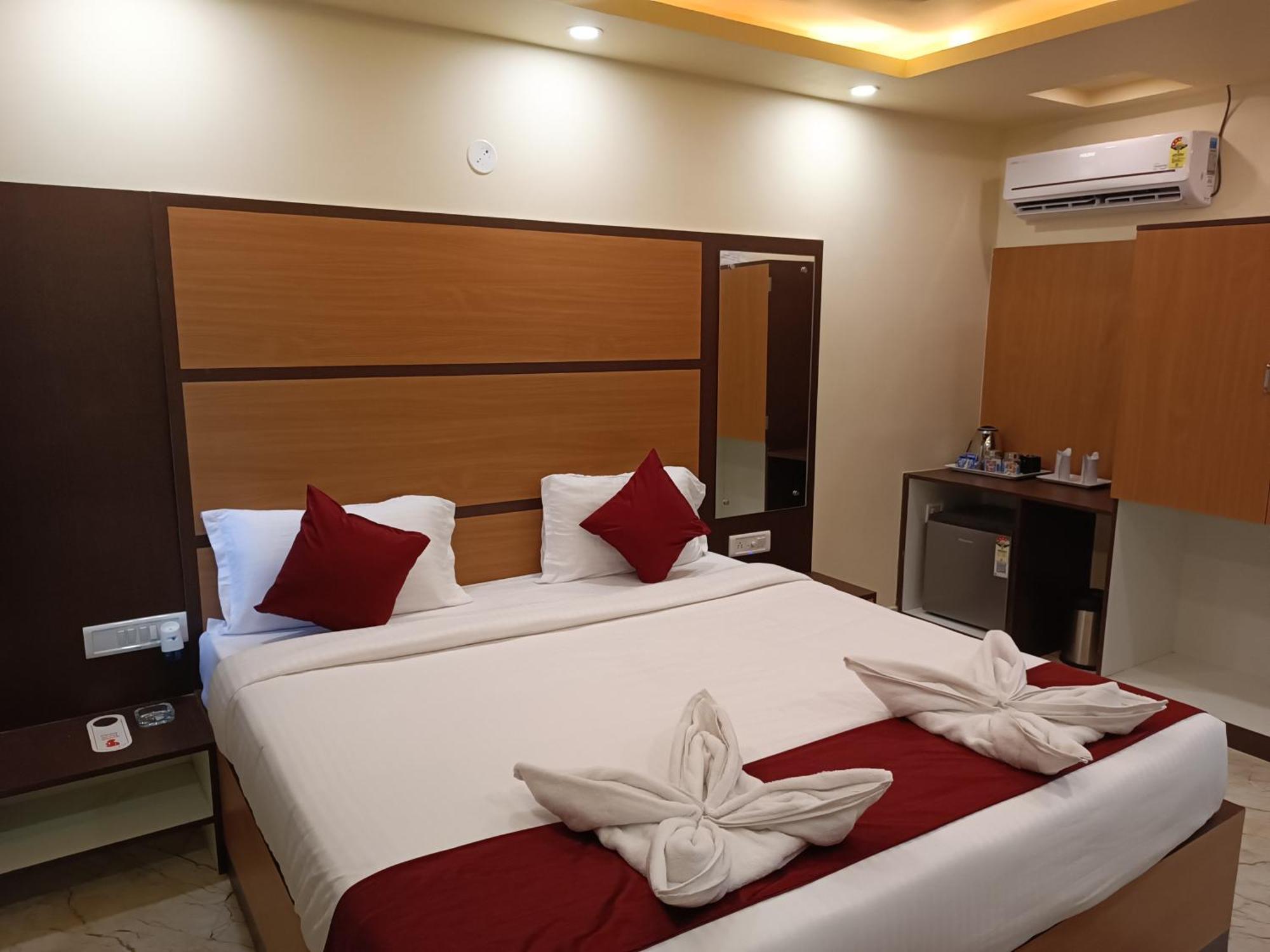 Mom Hotel - Unit Of Mom Hotel Puri Luaran gambar