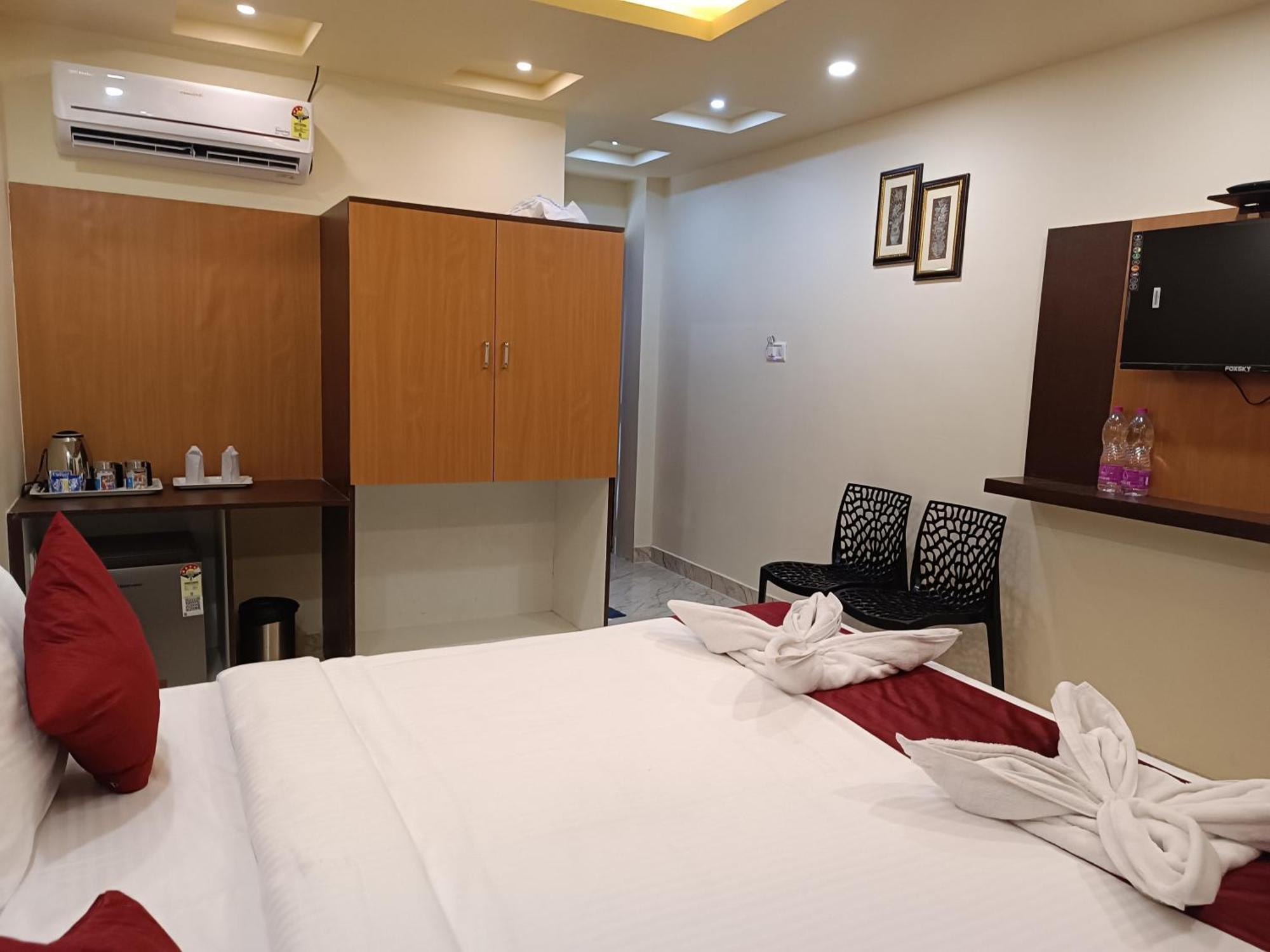 Mom Hotel - Unit Of Mom Hotel Puri Luaran gambar