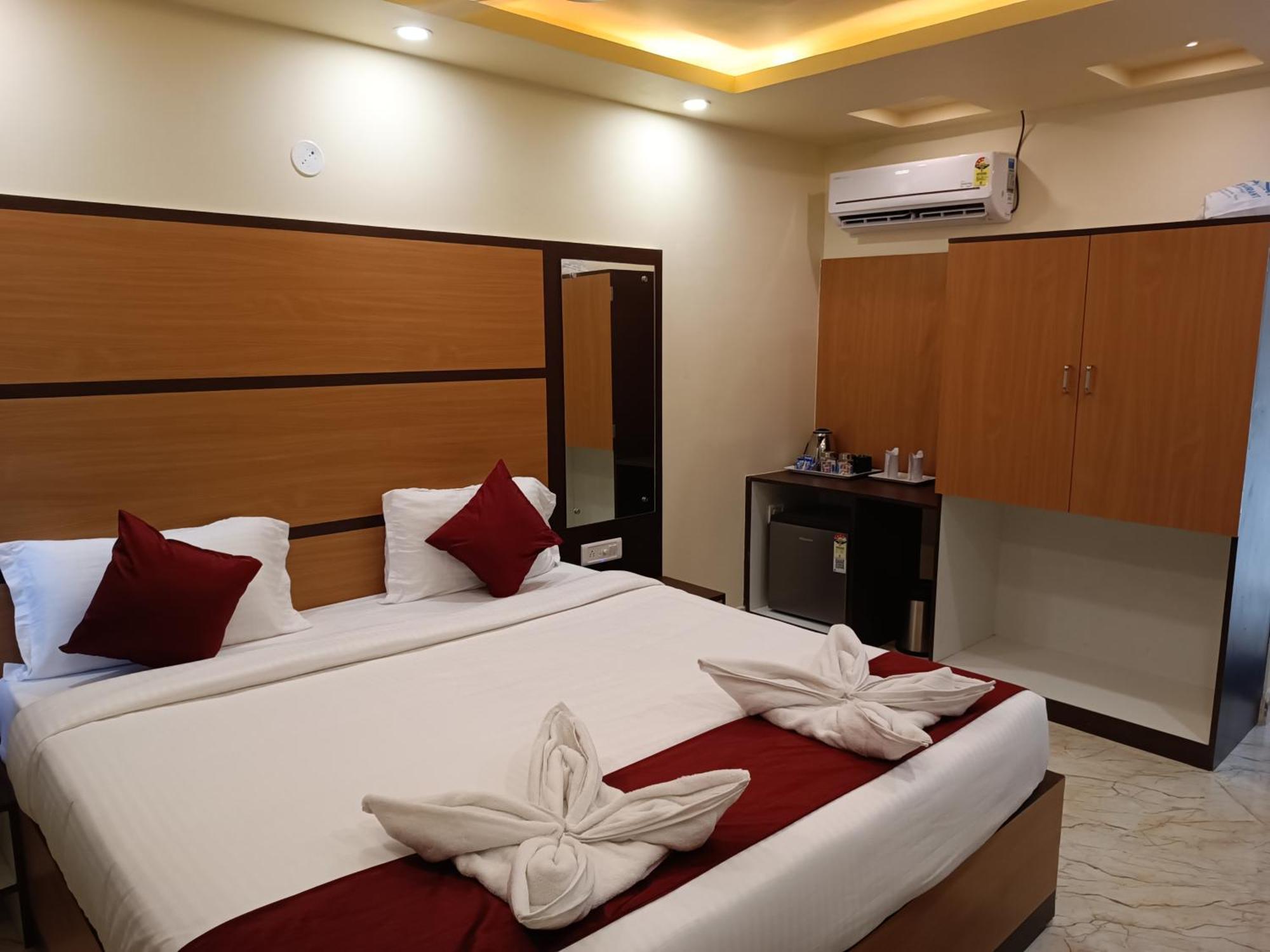 Mom Hotel - Unit Of Mom Hotel Puri Luaran gambar