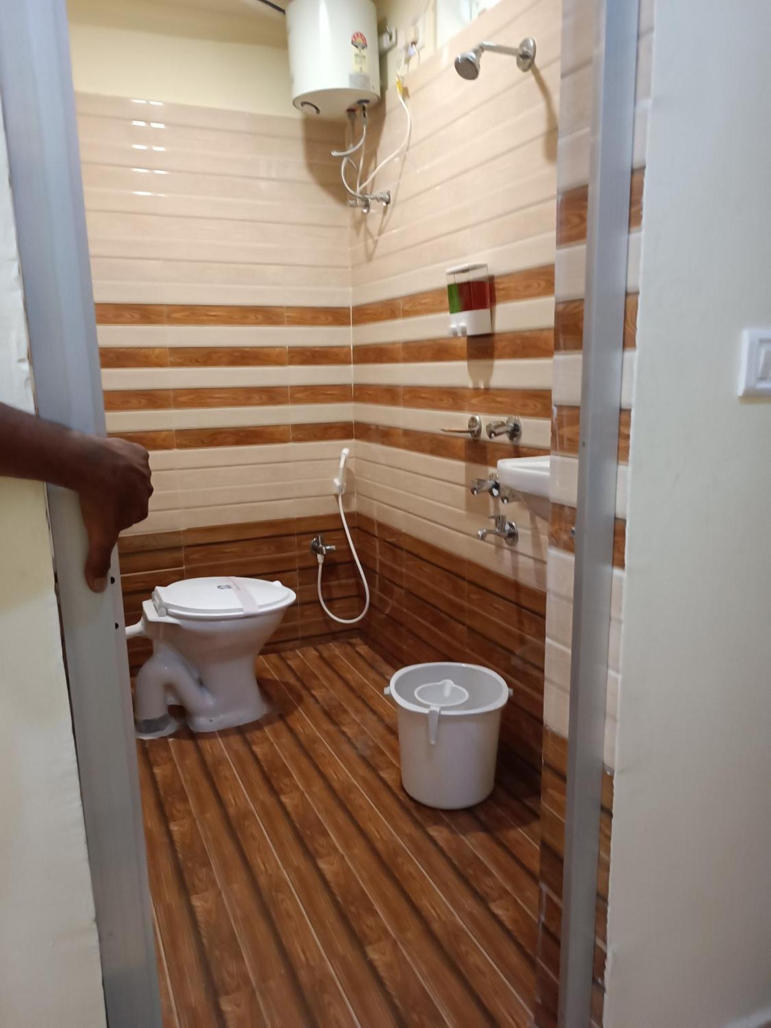 Mom Hotel - Unit Of Mom Hotel Puri Luaran gambar