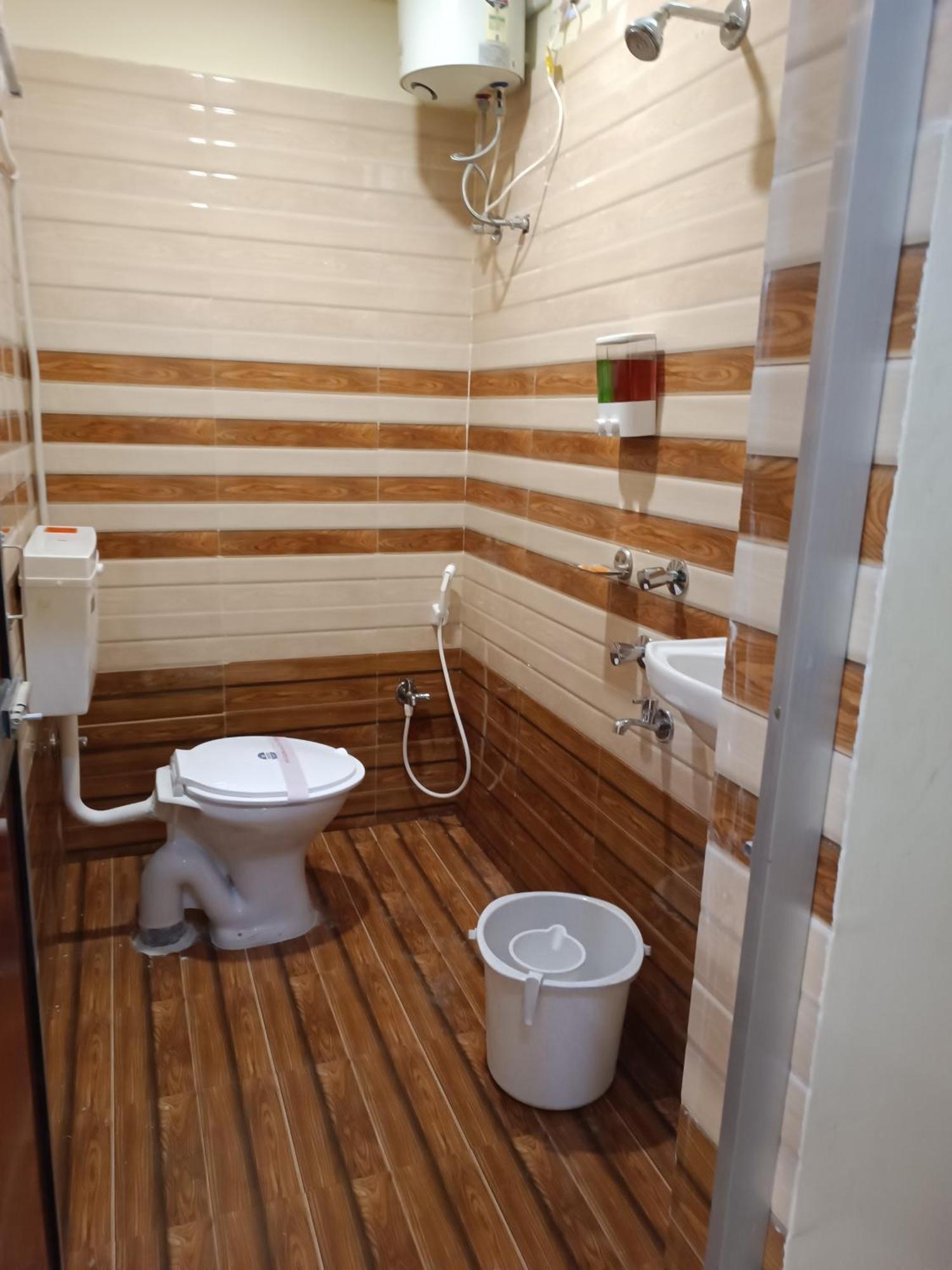 Mom Hotel - Unit Of Mom Hotel Puri Luaran gambar