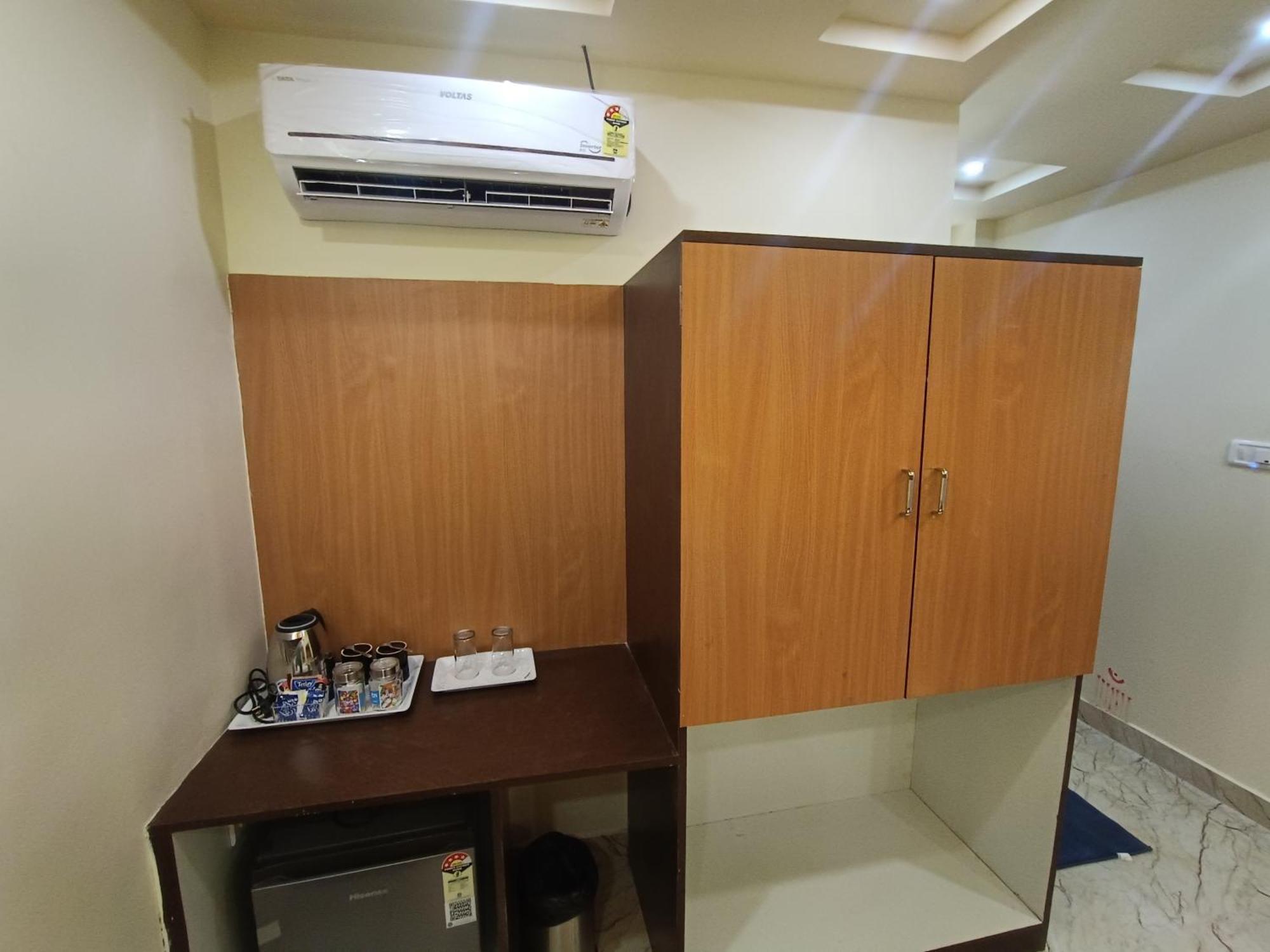 Mom Hotel - Unit Of Mom Hotel Puri Luaran gambar