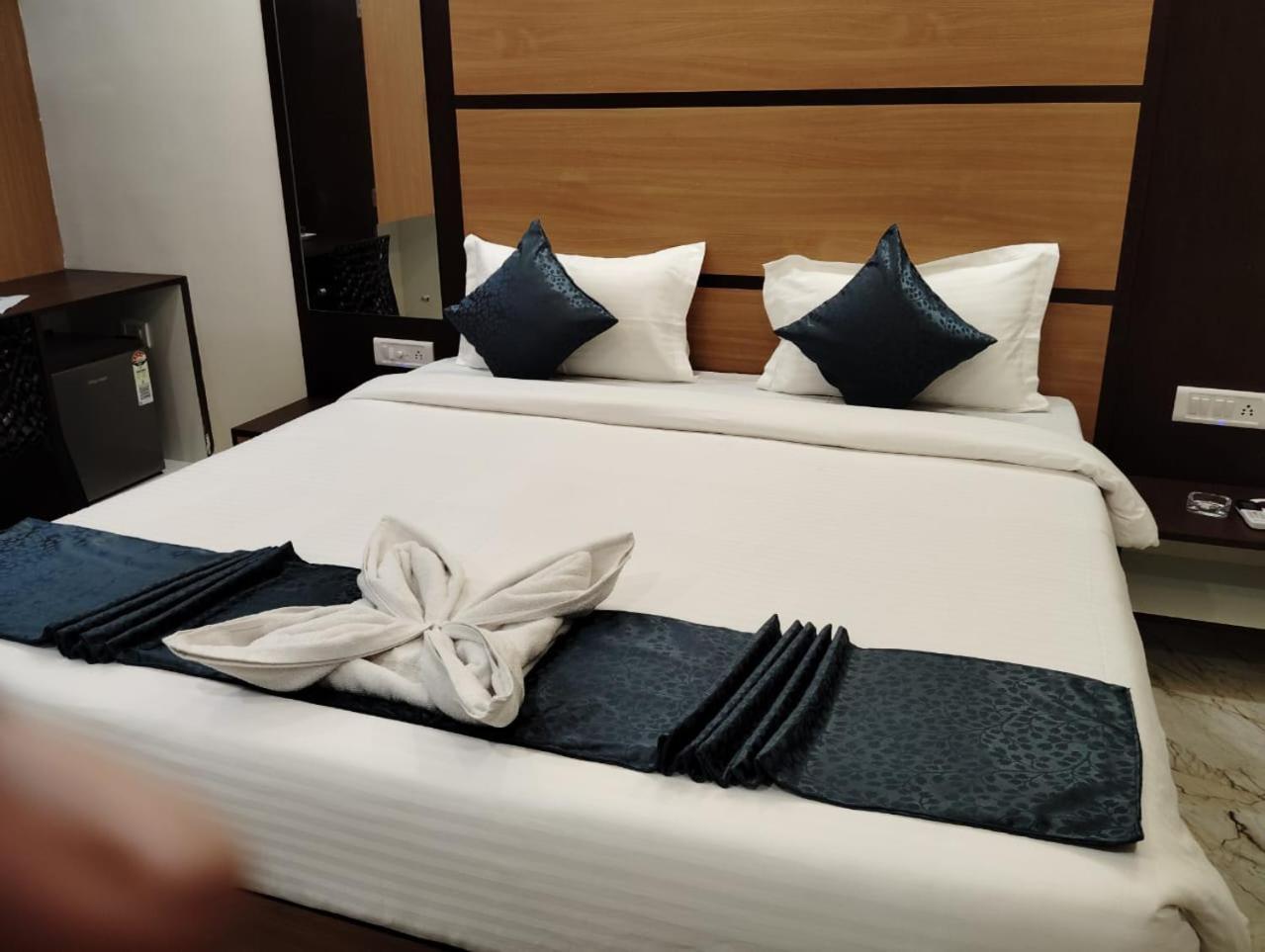 Mom Hotel - Unit Of Mom Hotel Puri Luaran gambar